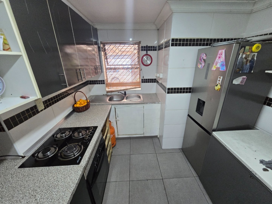 4 Bedroom Property for Sale in Portlands Western Cape